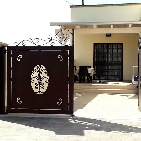 Ferienwohnung Bilocale Grazioso Torre San Giovanni Exterior foto